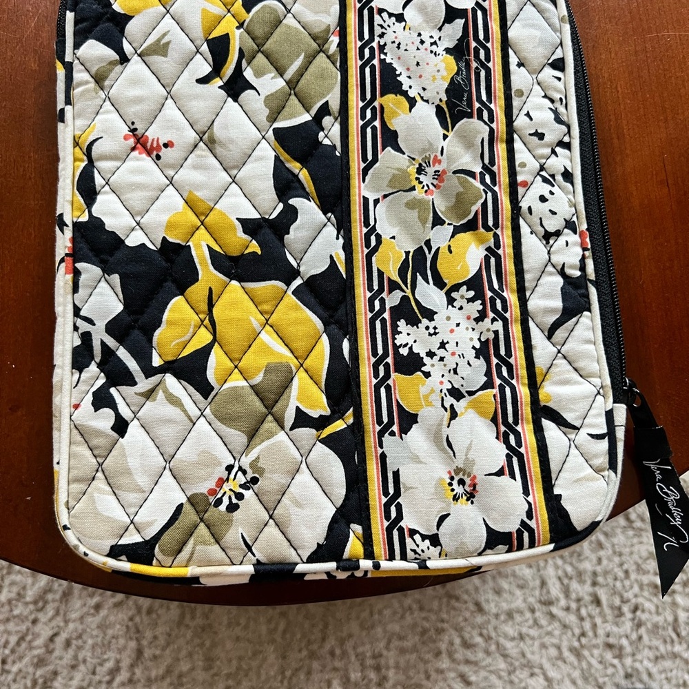 Vera Bradley Dogwood Pattern Floral Quilted Tablet Sleeve